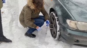 Как правильно поменять колесо на автомобиле.