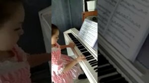 Викшняйкина Мария. 8 лет. Ю.Щуровский. Шарманка.