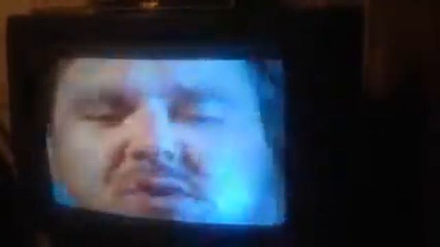 Рэпер смотрит и слушает Михаила круга смотреть онлайн