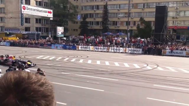 F1 red bull racing парад чемпионов в Киеве смотреть онлайн