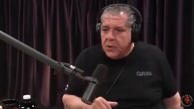 Джои Диаз - Первый день в Америке смотреть онлайн