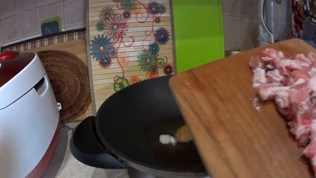 КАПУСТА ТУШЕНАЯ С МЯСОМ, перцем и стручковой фасолью (рецепт хорош для Кето Диеты). смотреть онлайн