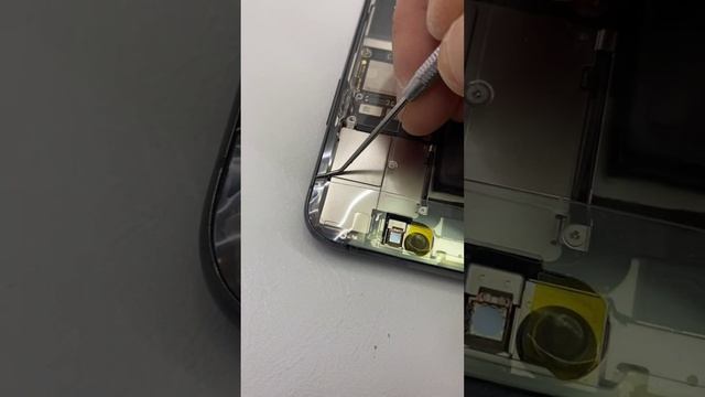 Замена экрана iPhone 11 Pro Max, ставим копию? смотреть онлайн