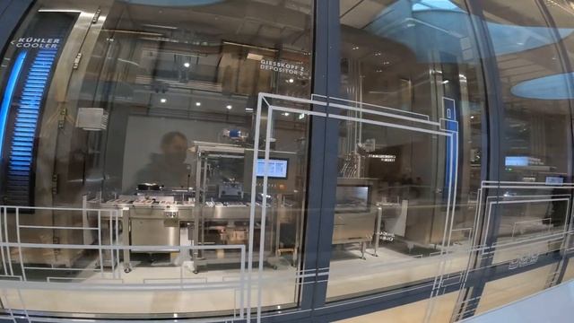 Lindt Chocolate Factory 4K - Kilchberg Zürich, Switzerland смотреть онлайн