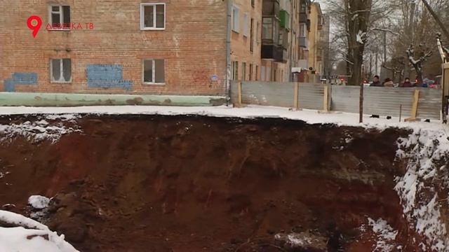 На Труда укрепили грунт после обвала