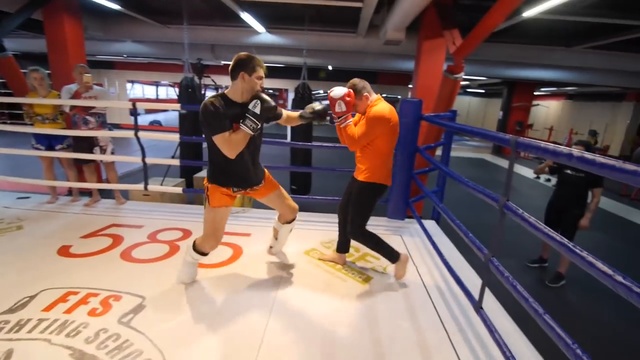 Бокс против муай тай! Спарринг Алиев vs Дунец — боксер_⁄боевой самбист против тайского боксера (5_⁄6 смотреть онлайн