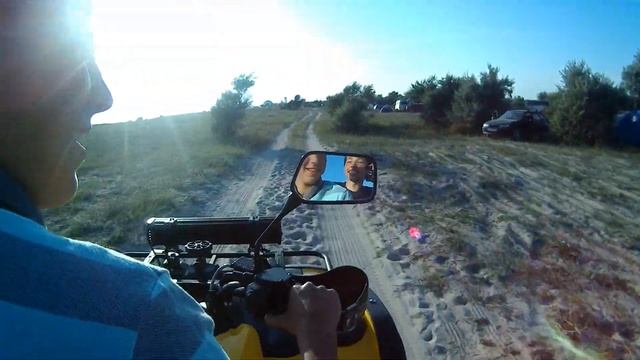 Катаем на квадрике | Буксуем на пляже | Угар смотреть онлайн