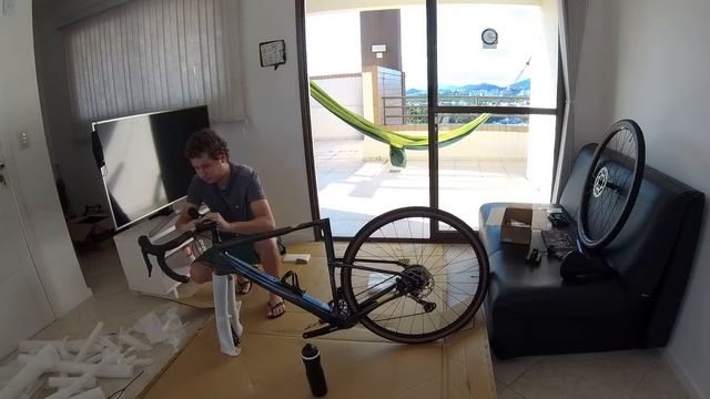 Unboxing Gravel Bike Cannondale Topstone Carbon 5 2021 смотреть онлайн