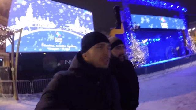 Как разводят обычных людей на деньги или как встречают новый год и рождество в Киеве 2017. смотреть онлайн