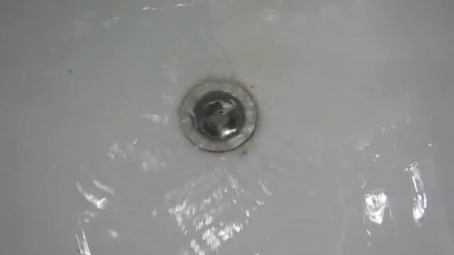 Защитная решётка в ванной плохо пропускает воду смотреть онлайн