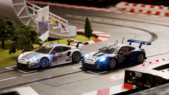 Porsche 911 MINI CUP: osem tekmovalcev in 7 etap do finala смотреть онлайн