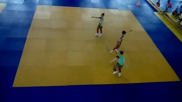 Моя сестра на соревнованиях?? смотреть онлайн