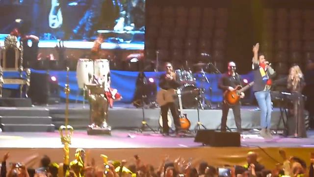 Romeo Santos LIVE Roma Spettacolo improvvisato con fans