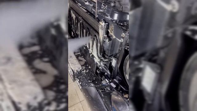 Мойка двигателя и радиатора паром Mercedes Benz G класс смотреть онлайн