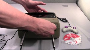 Распаковка подголовника с монитором и DVD AVS0943T