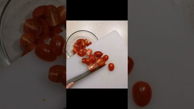 Салат из морепродуктов. Весь секрет в соусе. Рецепт за минуту. смотреть онлайн