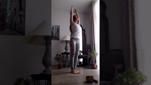 Йога. Поза стула Уткатасана. Поза лодки Навасана. #йогаупражнения #йогавидео смотреть онлайн