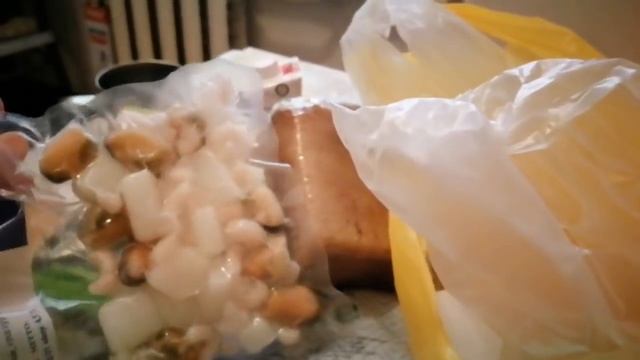 Купила еды и дорогой моркови! (сарказм) #чтоедятхохлы смотреть онлайн