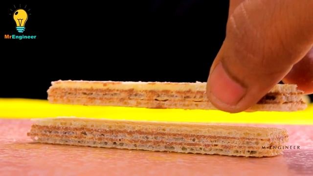 EXPERIMENT Glowing 1000 degree KNIFE VS GOLDEN FISH смотреть онлайн
