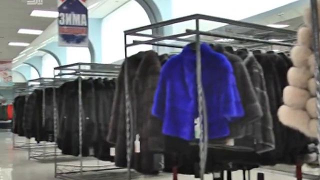 Челябинские модницы начали утепляться к зиме. Меховые салоны радуют ценами