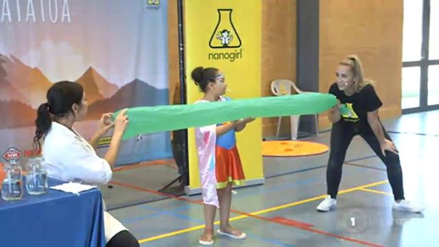 Bilingual live production explores science and Māori mythology смотреть онлайн