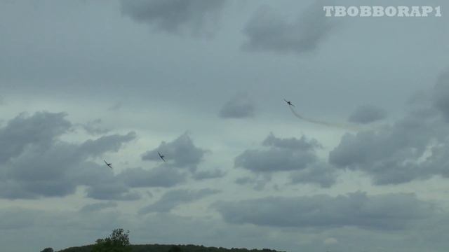 "LEGENDARY FIGHTERS" 3 X SUPERMARINE SPITFIRES DISPLAY - WILLIS WARBIRDS FIGHTER MEET - 2017 смотреть онлайн