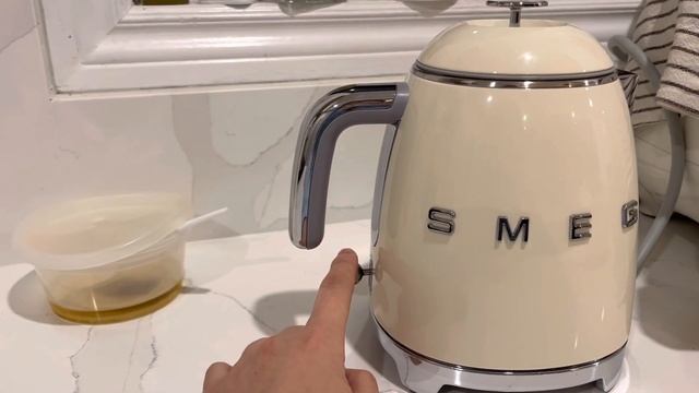 SMEG Mini Electric Kettle Unboxing- a keeper? смотреть онлайн