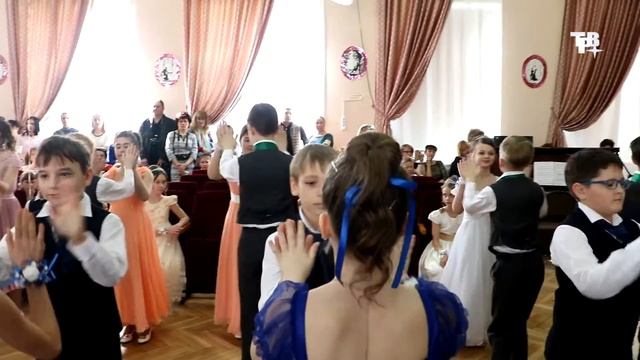 ПУШКИНСКИЙ БАЛ В ГИМНАЗИИ №1. 3 И 4 КЛАССЫ смотреть онлайн