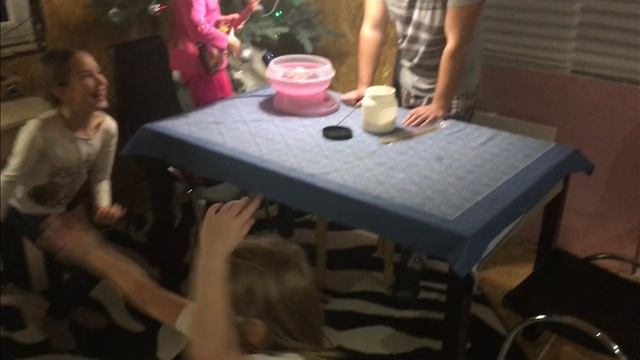 Делаем сладкую вату своими руками дома. смотреть онлайн