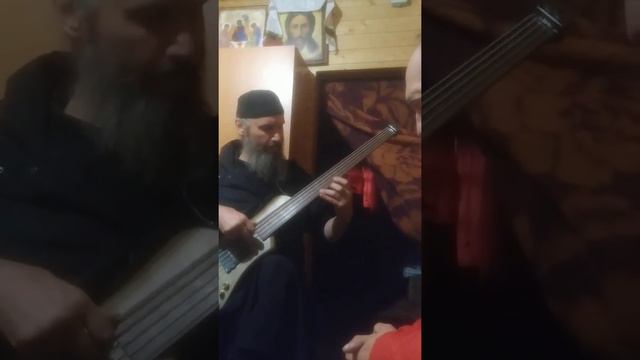 Остров Валаам |Пятиструнный бас | играет отец Давид смотреть онлайн