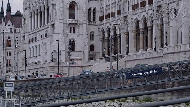 FREE BOATRIDE ON THE DANUBE RIVER | Digital nomad in Budapest смотреть онлайн