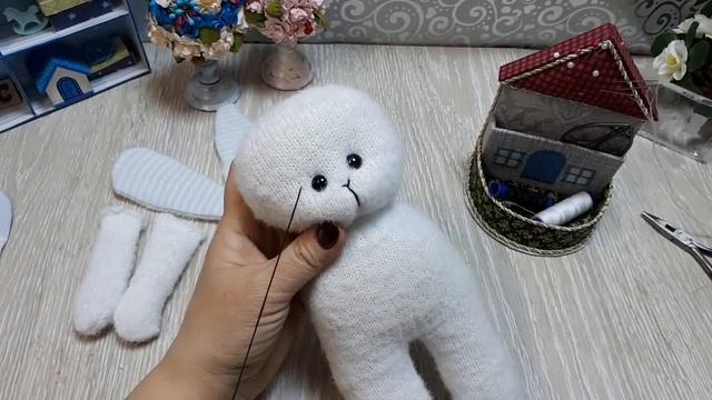 DIY soft toy - Bunny!Зайка из носков!Очаровательная игрушка - очень просто!Как сшить мягкую игрушку смотреть онлайн
