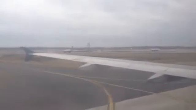 US Airways Airbus A320 Landing At Charlotte Airport смотреть онлайн
