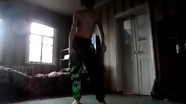 Приседально-танцевально-утяжеляльная раминочка на 106 день питания исключительно фруктами.