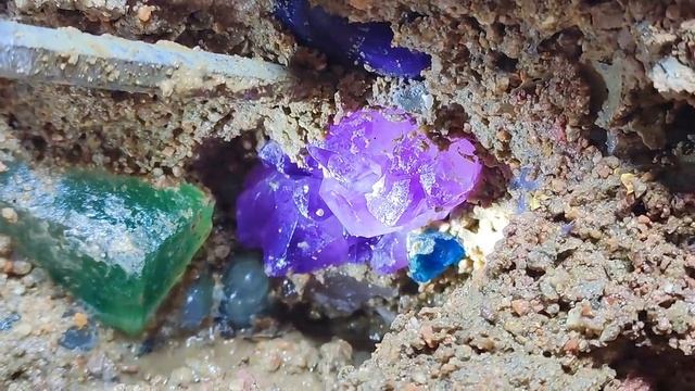 The purple diamond is in a cave deep in the canyon. Diamond hunter смотреть онлайн