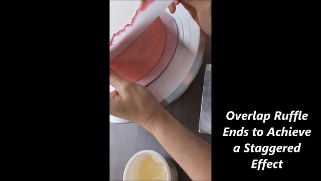 Applying Wafer Paper Ruffles to Cake смотреть онлайн