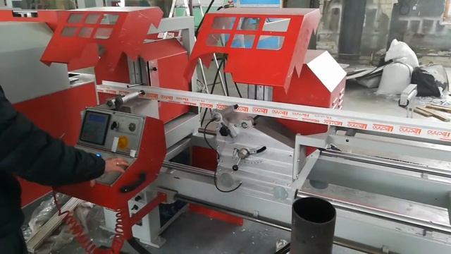 БУ ДВУХГОЛОВОЧНАЯ ПИЛА murat tt 403- РЕЗКА ПОД УГЛОМ 90ГР. смотреть онлайн