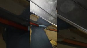 Как снять значок Рено на логане