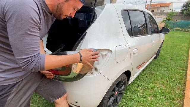 Troca lampada lanterna Renault Sandero RS - Sofri mas consegui! смотреть онлайн