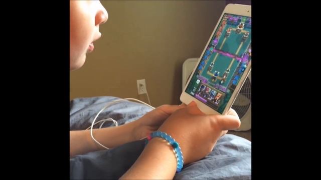 KID *BREAKS* HIS PHONE FOR LOSING THE MEGA KNIGHT CHALLENGE || CLASH ROYALE RAGE QUIT COMPILATION!! смотреть онлайн