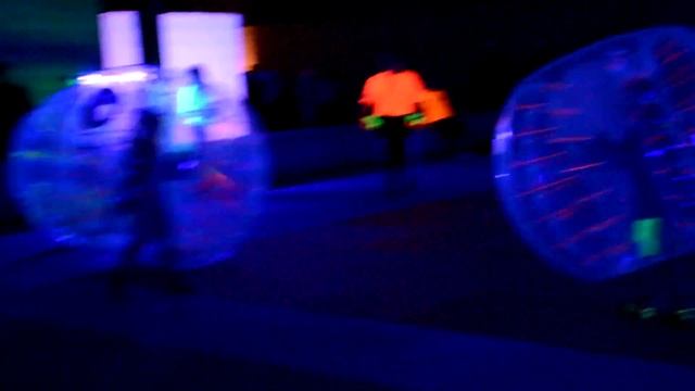 Glow in the dark bubble soccer - Zorbit Sports смотреть онлайн