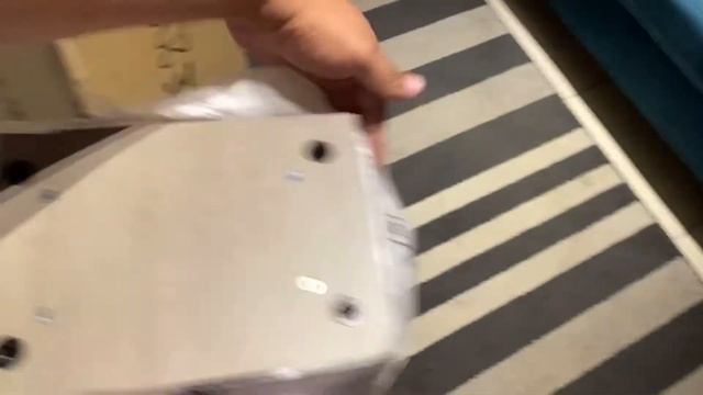 Unboxing: Monitor Audio Bronze 200