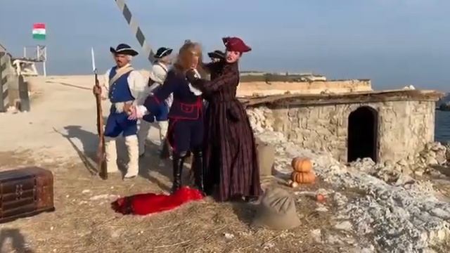 Буря эмоций: Анастасия Макеева и Анна Семенович в нешуточной схватке во время съемок Гардемаринов смотреть онлайн