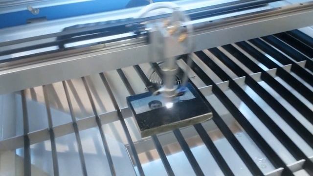 Лазерная гравировка гранита Карелия/ shunco s -9060 смотреть онлайн