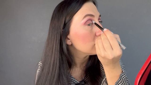 Сияющий макияж глаз для новичков! смотреть онлайн