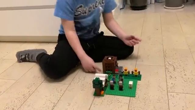 Набор LEGO 21159 Майнкрафт аванпост разбойников смотреть онлайн