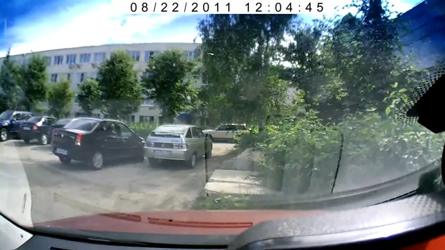 Девушка на парковке смотреть онлайн