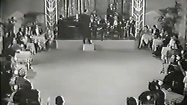 The Big Apple Routine in Keep Punching смотреть онлайн