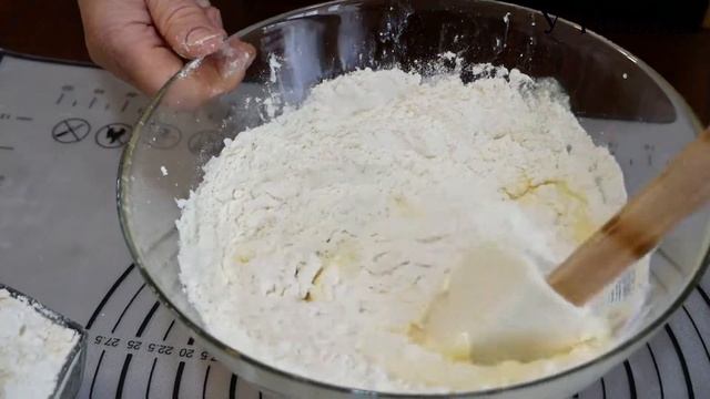 Гора ПОНЧИКОВ из простых продуктов / Воздушные Творожные Шарики на Скорую Руку смотреть онлайн