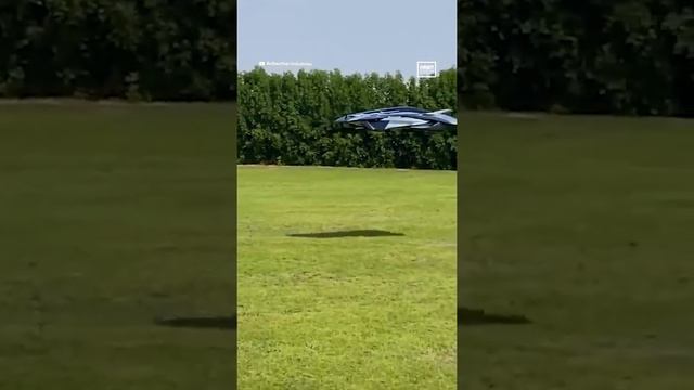 FUTURISTIC FLYING CAR #Shorts смотреть онлайн
